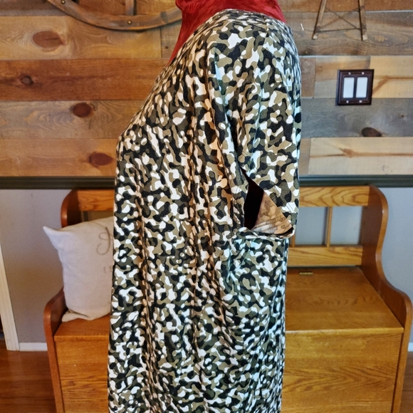 MICHAEL Michael Kors Camo Knit Elliptical Hem T Shirt - Picture 4 of 6